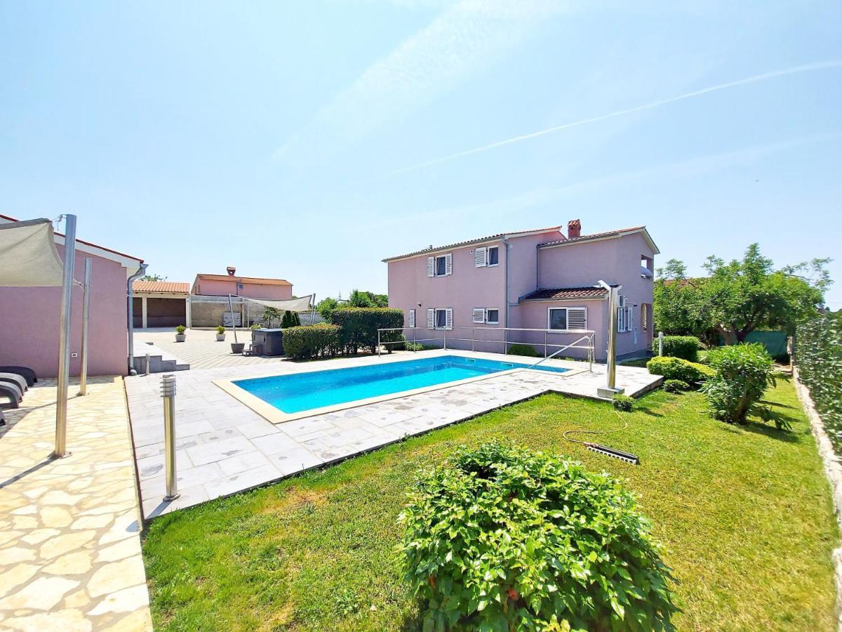 Villa Mattea Galižana Extérieur photo