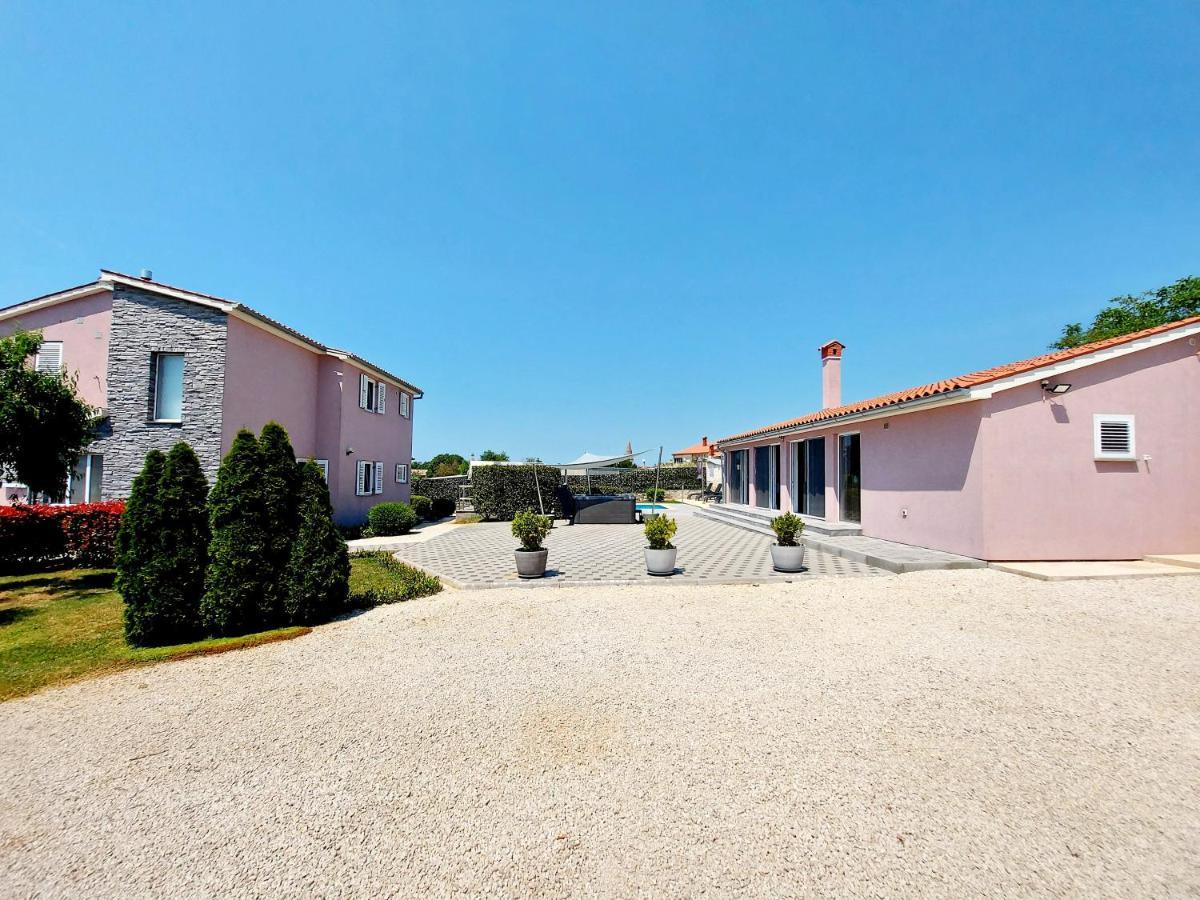 Villa Mattea Galižana Extérieur photo